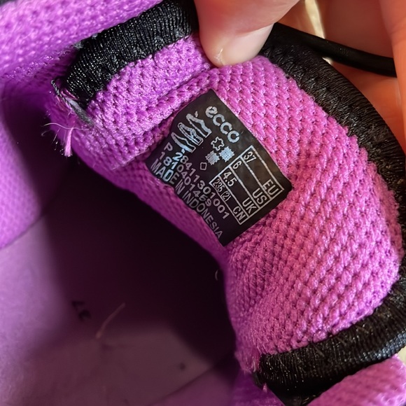 Ecco // Size 6 Black Shoes - Picture 3 of 4